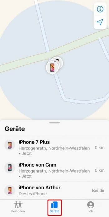In der Wo ist?-App auf den Tab "Geräte" tippen und das verlorene iPhone auswählen