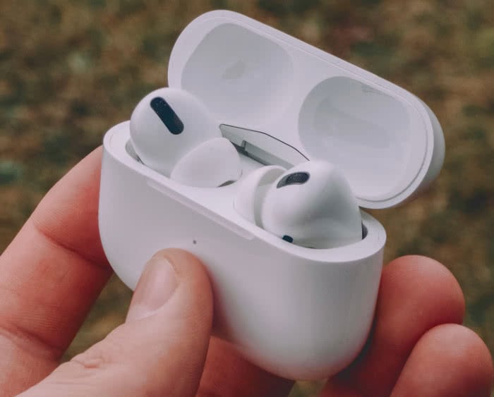 AirPods Pro Hand