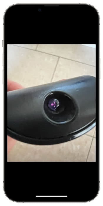 Infrarotlicht einer Fernbedienung fotografiert mit der iPhone-Kamera